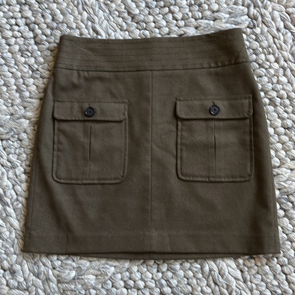 LOFT soft brown skirt with front pockets - Picture 4 of 10